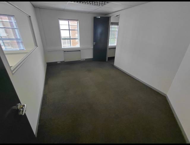 426M² OFFICE TO LET IN FOURWAYS